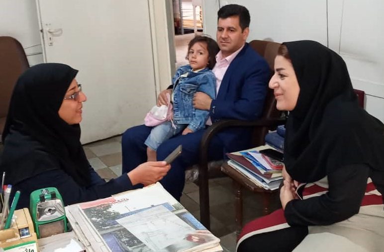 نیمکت های خالی مدارس و معلمینی که دانش آموزان را رها نکرده اند/گفتگو با معلم نمونه استانی در فضای مجازی