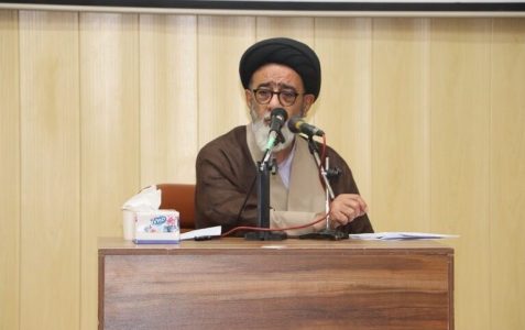 خدمات جهادسازندگی در روستاها و در جبهه های جنگ نباید فراموش شود