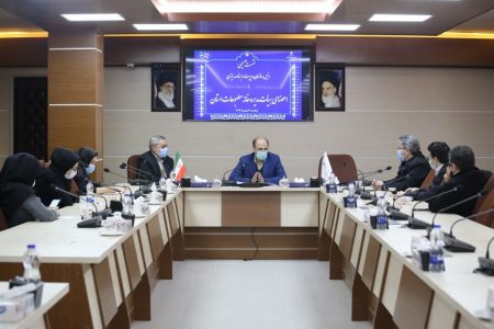 فعالیت در رسانه،  ویژگی های خاصی می طلبد