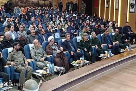 برای انتقال مفاهیم دفاع مقدس باید از زبان هنر و فناوری بهره برد