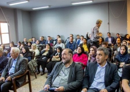 یک انجمن و نام‌هایی که بر تارک دفتر روزنامه‌نگاری آذربایجان‌شرقی می‌مانند