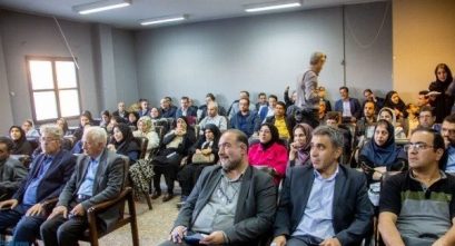 یک انجمن و نام‌هایی که بر تارک دفتر روزنامه‌نگاری آذربایجان‌شرقی می‌مانند