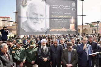 زبان ترکی آذربایجانی زیست‌جهان فکری استاد باریشماز  بود