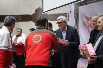 داوطلبان هلال احمر در مسیر تعالی بشریت گام برمی‌دارند