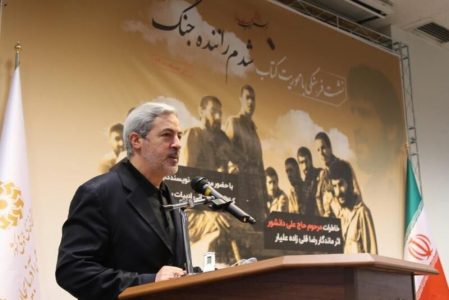 راه انتقال دستاوردهای دفاع مقدس به نسل آینده مکتوب کردن خاطرات رزمندگان است