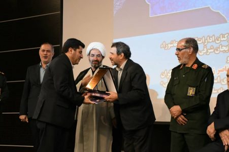 تجلیل فرمانده سپاه عاشورا از رئیس سازمان جهاد کشاورزی آذربایجان شرقی به عنوان مدیر برتر جهادی استان