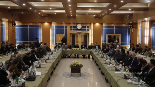 نباید جبهه‌بندی سیاسی را در فضای اقتصادی کشور دخالت دهیم