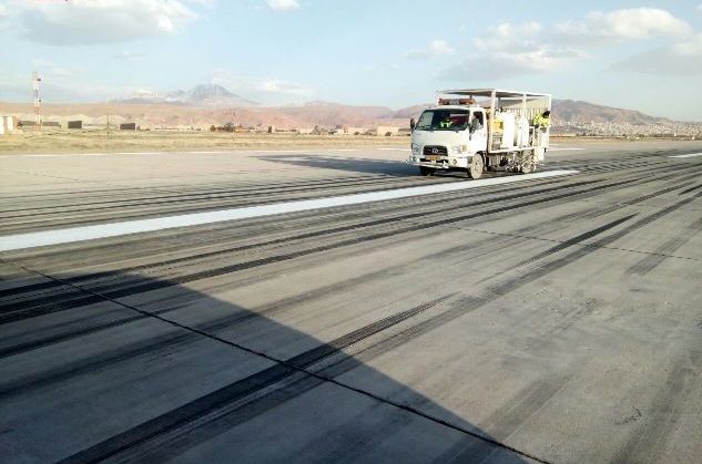 بهسازی مسیرهای فرعی باند فرودگاه تبریز برای انجام پروازهای ایمن