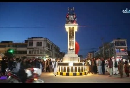 نام گذاری و رونمایی از نماد تراکتورسازی در میدان اصلی هرات