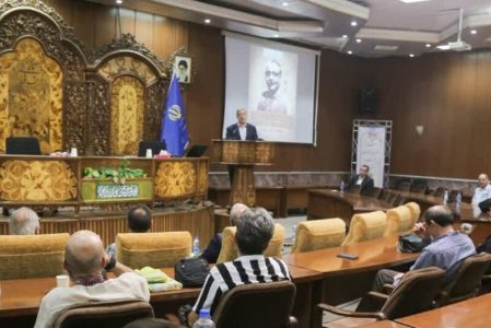 جامعه بیگانه با کتاب و فرهنگ و هنر، خروجی معنوی ندارد/داشته های فر هنگی جامعه باید معرفی  شوند