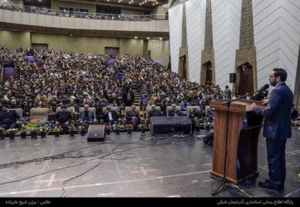 هنرمندان با حضور حداکثری در پای صندوق های رای حاضر شوند