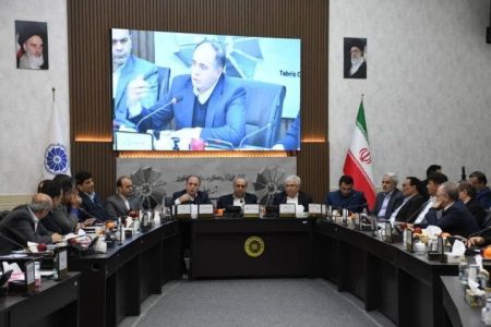 مخالف هرگونه رانت هستیم، مقابل زیاده خواهی ها می ایستیم