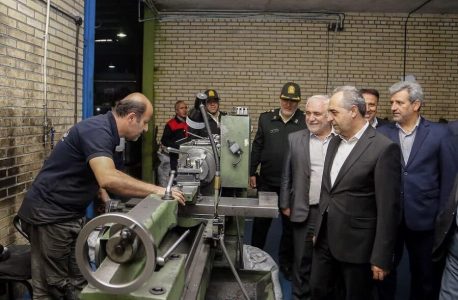 مدیران دستگاه ها امور فعالان تولیدی و صنعتی را تسهیل کنند/واحدهای تولیدی غیرفعال، فعال شوند