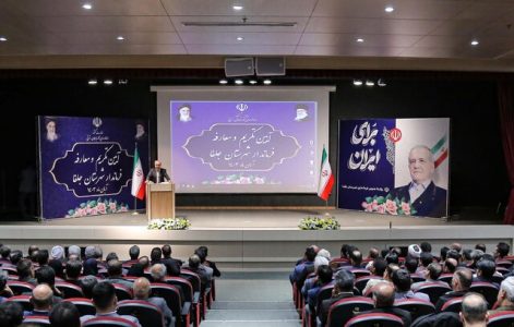 اجازه نمی دهم کس در عزل و نصب ها و امور دخالت کند