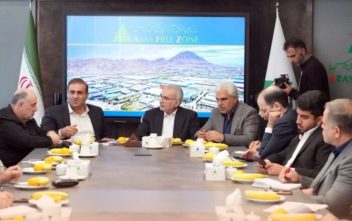 منطقه آزاد ارس ظرفیت مناسبی برای جلوگیری از مهاجرت دانشجویان دارد