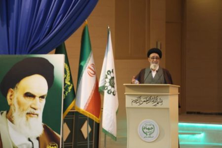 مهمترین مسئولیتی که امروز در نظام اسلامی بر عهده ماست اقامه نماز است