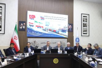 توسعه کشت قراردادی به کاهش خسارت کشاورزان کمک میکند