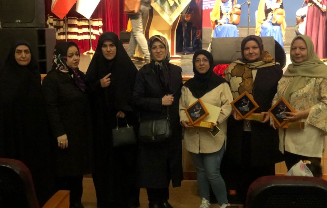 گزارش تصویری/ بانوان برگزیده رسانه در تبریز تجلیل شدند