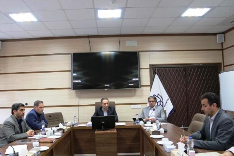 مدیران واحدهای تولیدی حقوق و مطالبات کارگران را به موقع پرداخت کنند