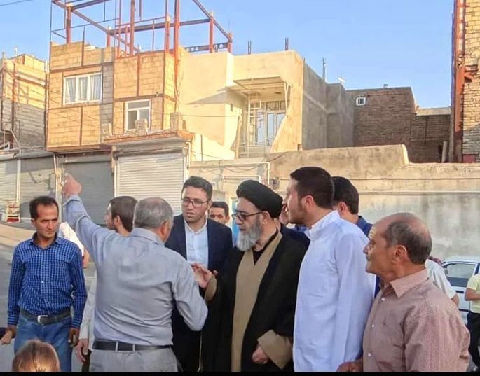 بازدید نماینده ولی فقیه در استان از مناطق حاشیه نشین تبریز
