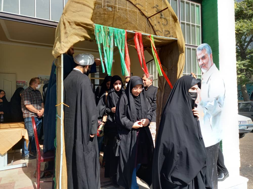 دانش آموزان باید به عنوان سفیران و راویان شهادت تربیت شوند