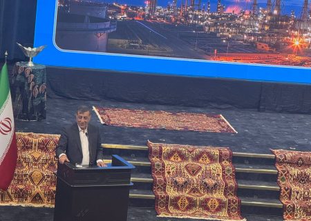 بانک‌ها عامل اصلی تورم‌اند؛ باید دست از بنگاه‌داری بردارند