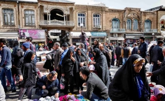 اخبار خوشی از بازار تبریز و فروشگاههای بزرگ به گوش نمی رسد/جوانان مبتلا به کرونا هم دراستان بستری هستند