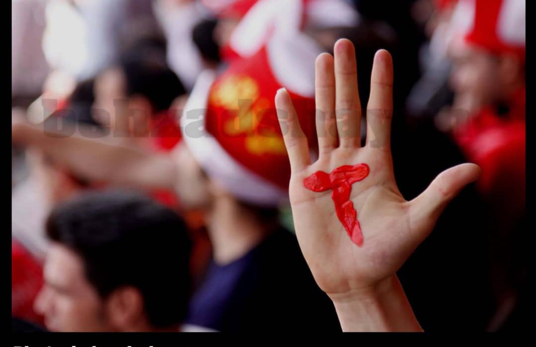 یک اسطوره زیر تیغ احساسات سکوها؛/دلخوری هواداران تراکتور از کریم باقری؛ سکوتی که حاشیه‌ساز شد