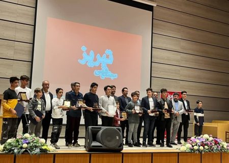 برگزیدگان مسابقه مهارت‌های برنامه‌نویسی و طراحی وب مجتمع فنی تبریز تجلیل شدند