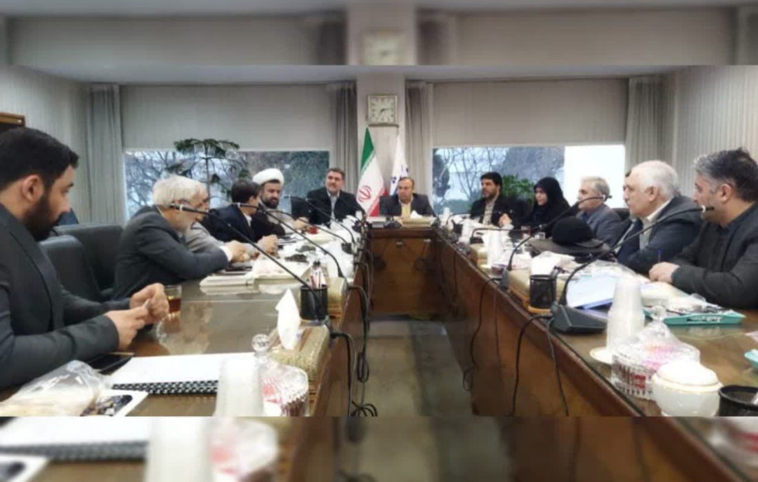 پیگیری مسائل اعتباری نوسازی مدارس آذربایجان شرقی در جلسه مجمع نمایندگان استان