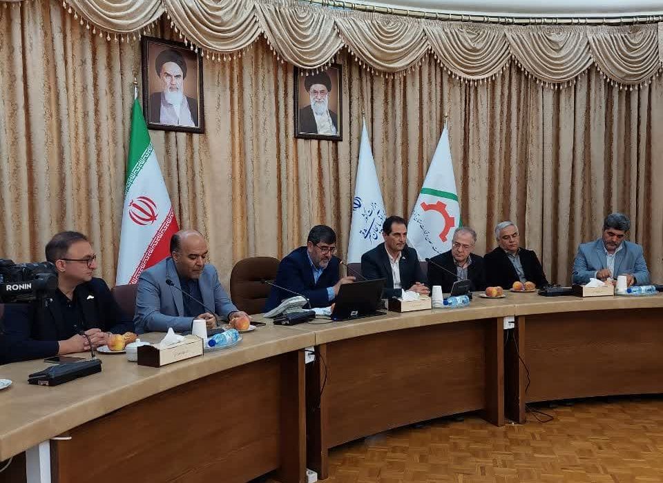 ۵۱ واحد نمونه و پیشکسوت صنعت آذربایجان شرقی تجلیل می شوند