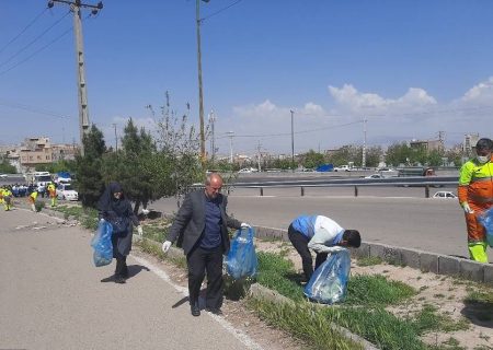 پاکسازی اتوبان شهیدکسایی از زباله های پلاستیکی