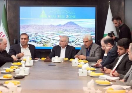 منطقه آزاد ارس ظرفیت مناسبی برای جلوگیری از مهاجرت دانشجویان دارد