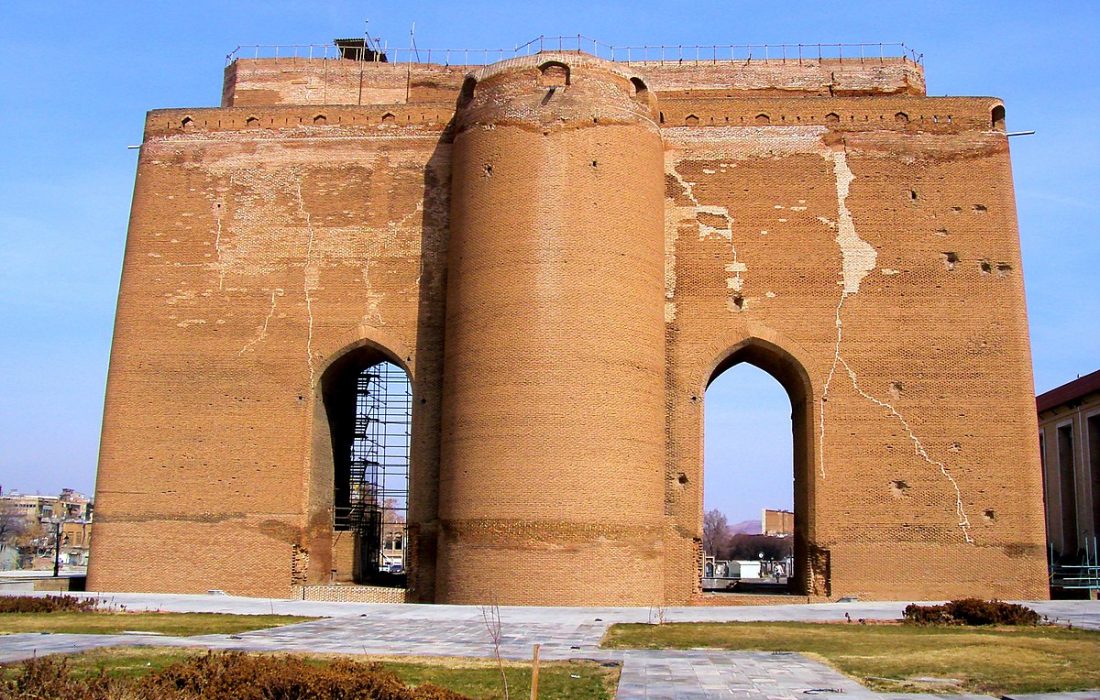 چگونه صدمه انسانی بر میراث جهانی ارک تبریز را توجیه می کنید؟