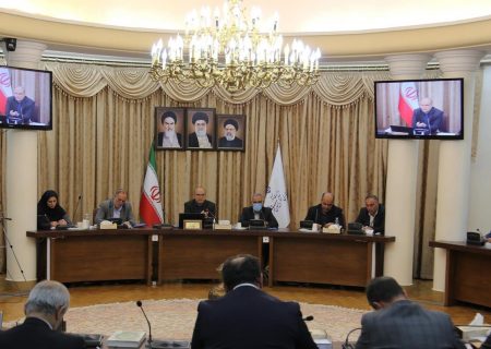 استاندار آذربایجان شرقی بر رفع موانع تحقق رشد اقتصادی استان تاکید کرد