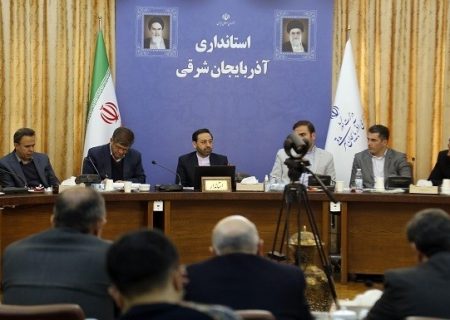 تامین مسکن مردم با کت و شلوار و پشت میزنشینی ممکن نیست