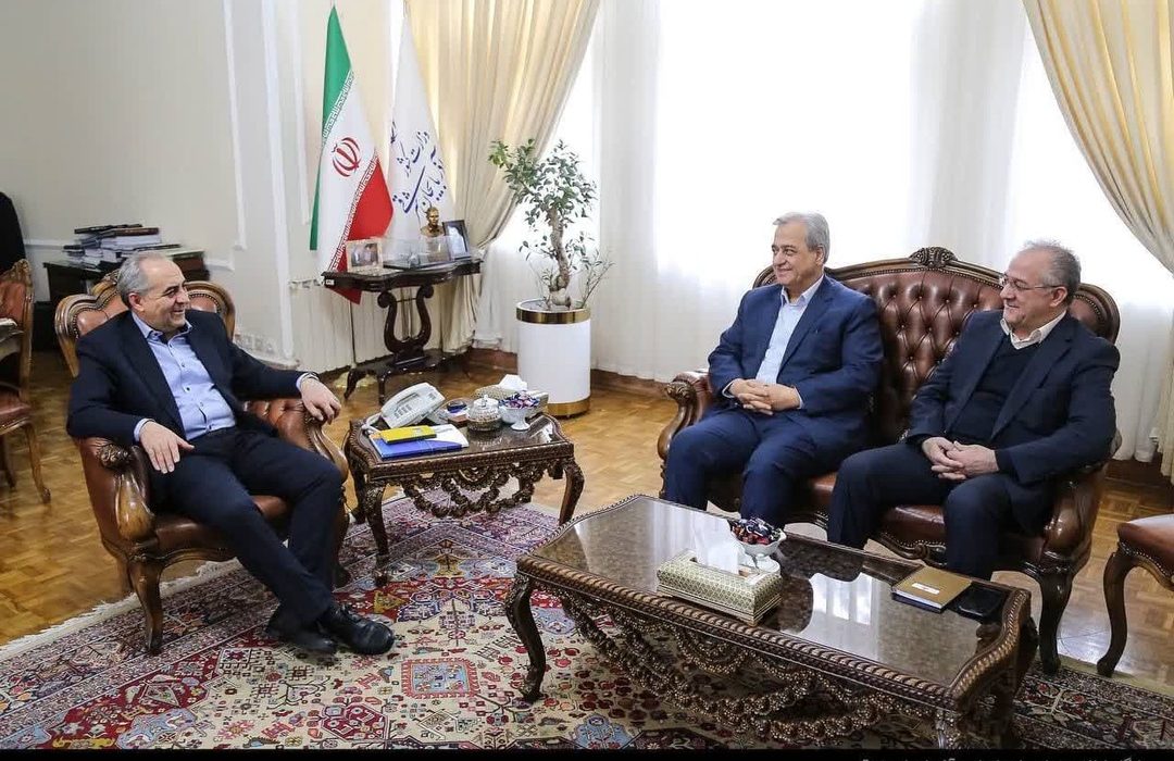 حذف نگاه امنیتی به حوزه اقتصاد ضروری است