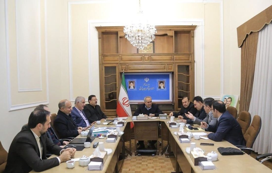 طرحهای ناتمام عامل دلسردی سرمایه‌گذاران آذربایجان شرقی است/تاخیر در برخی از پروژه های شهری ناشی از کاغذ بازی زاید اداری است