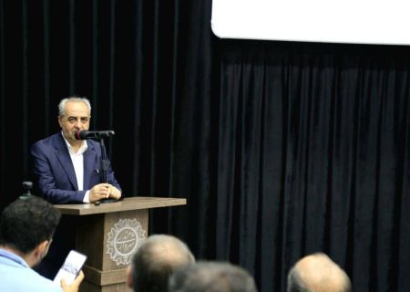 مجموعه‌ های فرهنگی باید جوانان و هنرمندان را گرد هم آورد