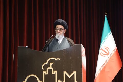 روابط برقراری روابط درست انسانی در مدیریت مدارس جایگاه ویژه دارد