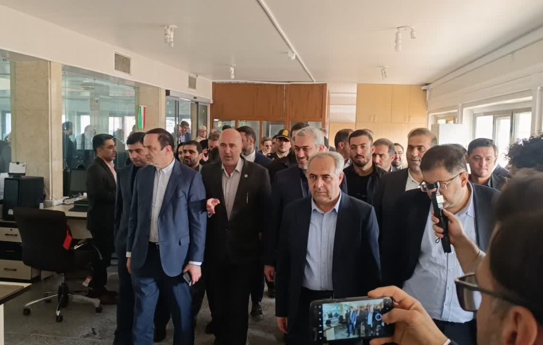 بازدید وزیر امور اقتصادی و دارایی از گمرک جلفا