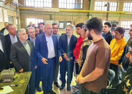 بازدید وزیر تعاون، کار و رفاه اجتماعی از کارگاه های مهارت آموزی