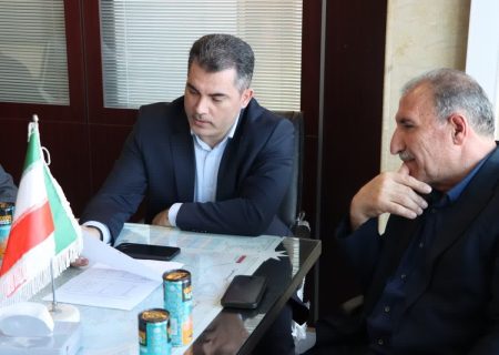بازدید مدیرکل راه و شهرسازی و مدیرکل راهداری از قرارگاه اعزام زائرین اربعین حسینی در پایانه مسافری تبریز