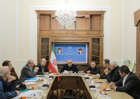 به دنبال تغییر الگوی کشت و افزایش بهره وری در حوزه کشاورزی هستیم