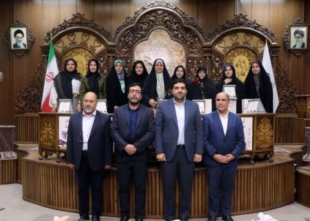 تجلیل از ۱۰ بانوی فعال و تاثیرگذار عرصه فرهنگ وهنر آذربایجان شرقی