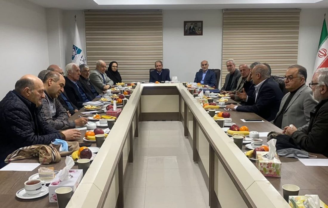 تجلیل از عوامل اجرایی و کارگردان نمایش ثقه الاسلام در خانه توسعه آذربایجان