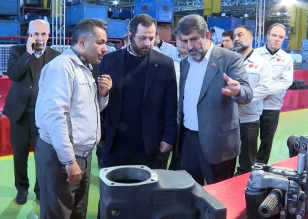 مشکلات حاشیه ای تراکتورسازی برای رونق بخشی به بازارهای داخلی و خارجی حل می شود