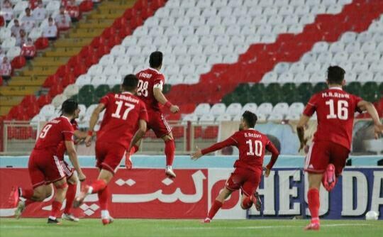 صنعت نفت زیر چرخ های تراکتور
