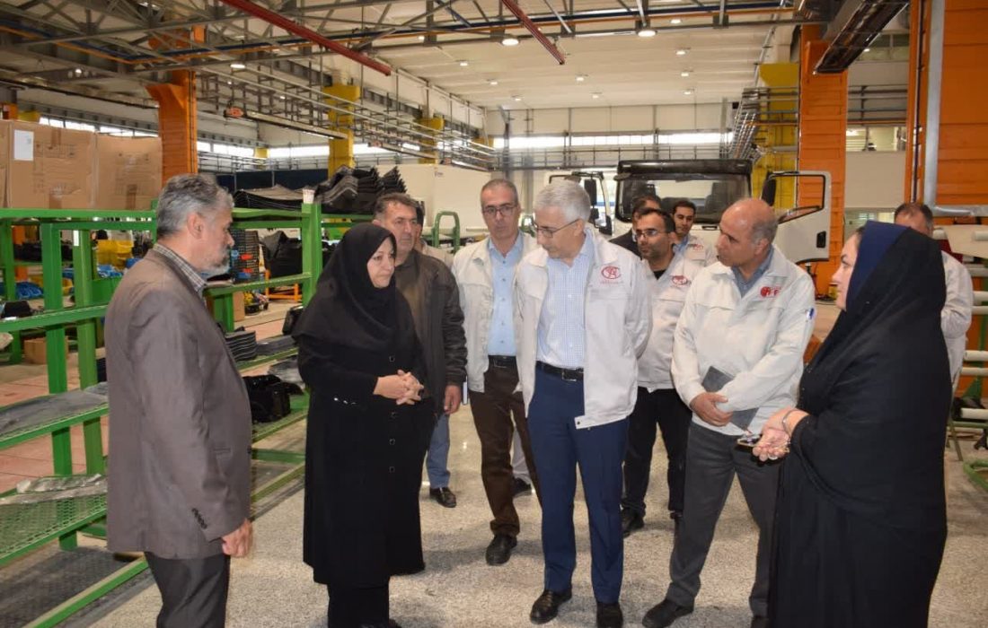 اولین محصول خط تولید خودروهای تجاری وارد ناوگان خدمات شهری تبریز شد