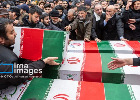 تشییع پیکر ۱۳ بسیجی محله «قراملک» تبریز
